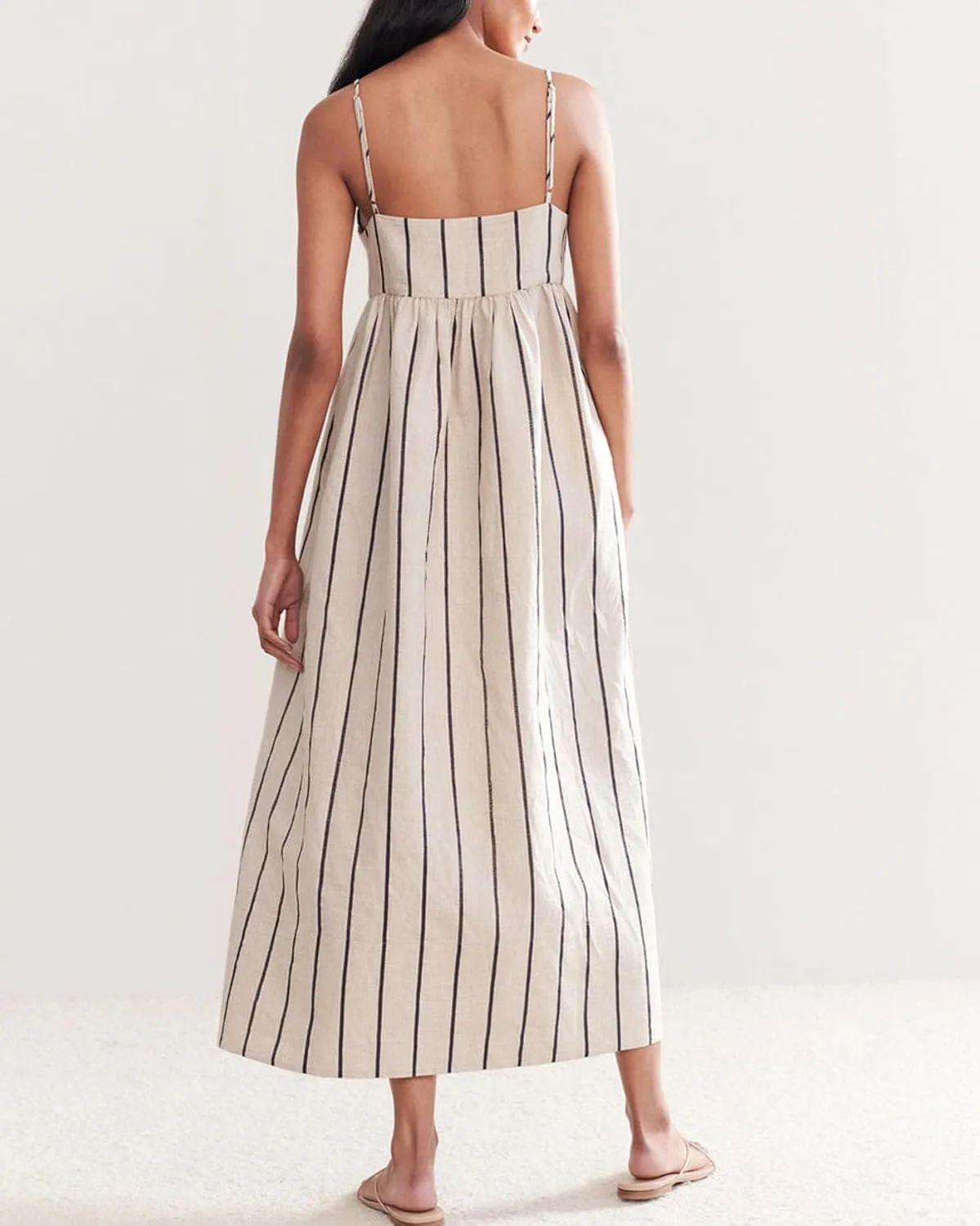 Spaghetti Strap Maxi Dress for Women Sleeveless V Neck Summer Flowy Cami Dress Beach Long Dresses with Pockets