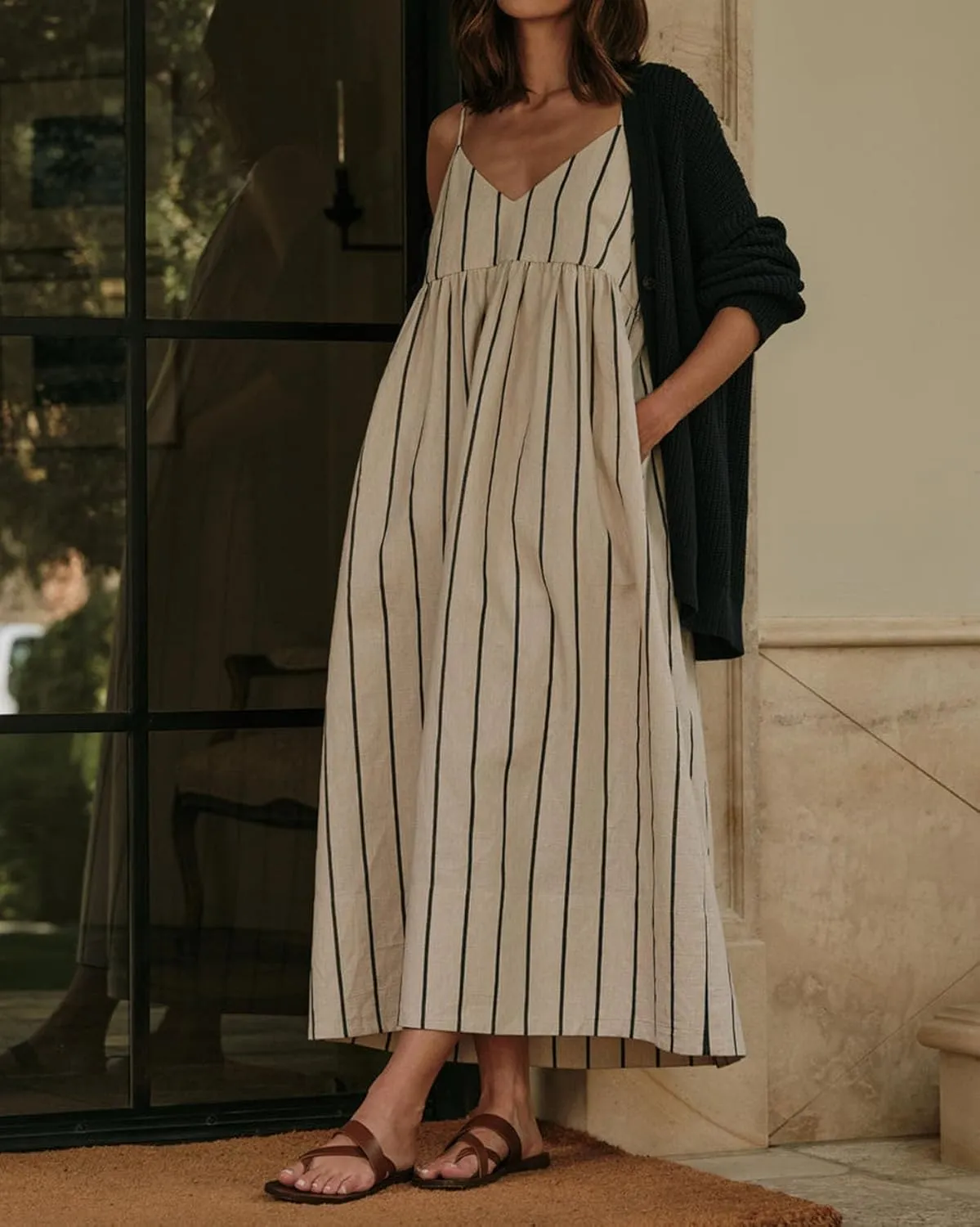 Spaghetti Strap Maxi Dress for Women Sleeveless V Neck Summer Flowy Cami Dress Beach Long Dresses with Pockets