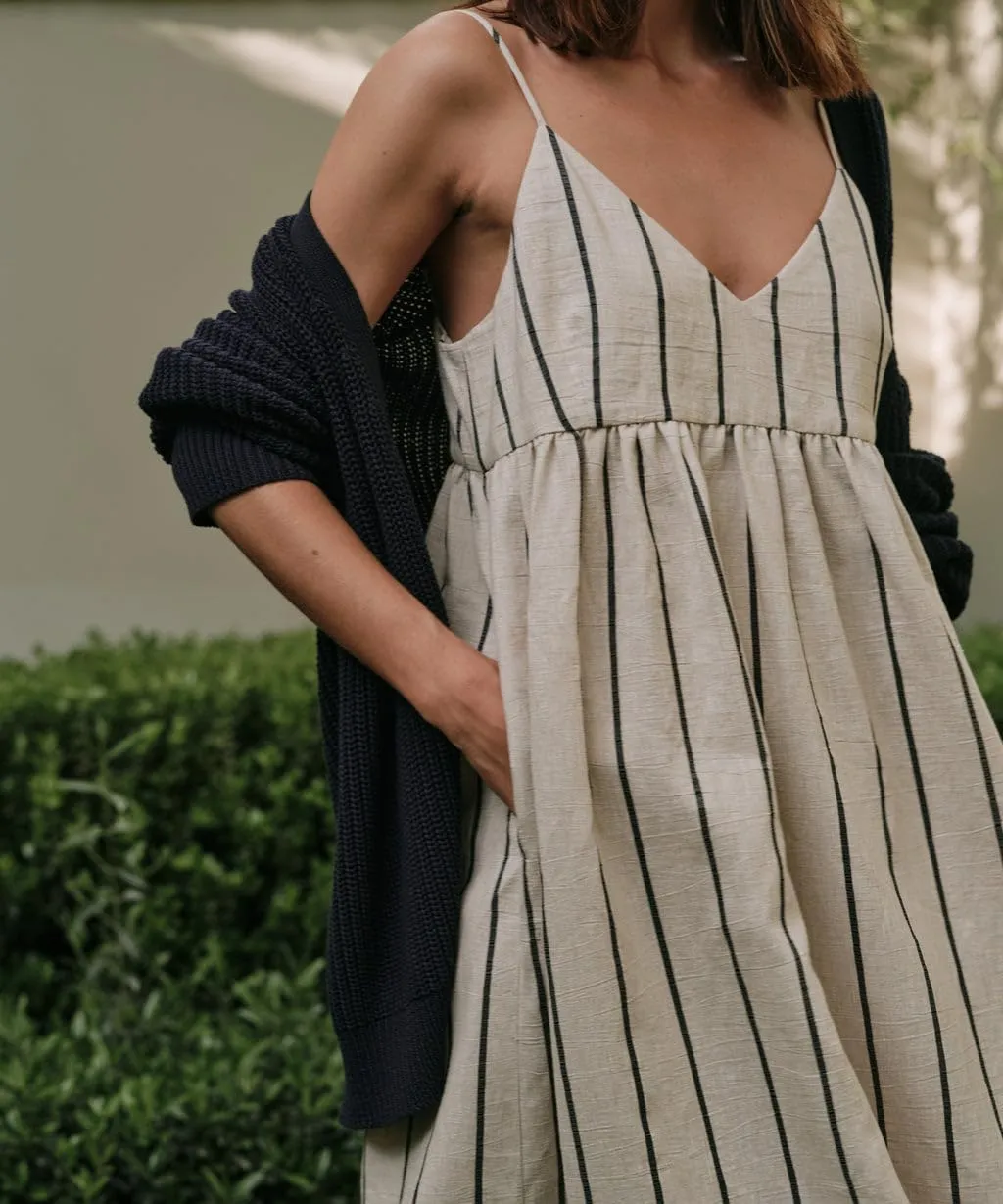 Spaghetti Strap Maxi Dress for Women Sleeveless V Neck Summer Flowy Cami Dress Beach Long Dresses with Pockets